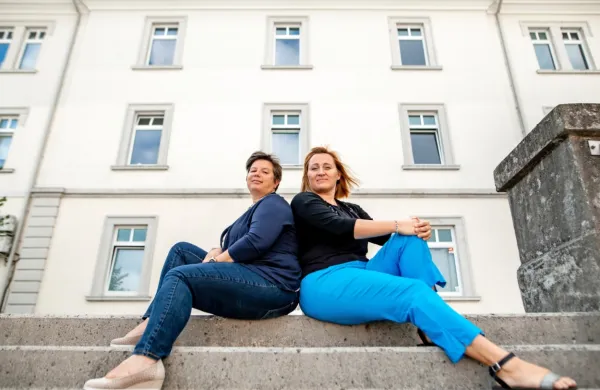 Jana Nadoh Bergoč (desno) in Ana Širca verjameta, da ima 
postojnski inkubator velike, doslej še premalo izkoriščene potenciale in odpirata vrata vsem, ki bi želeli biti del te zgodbe.  