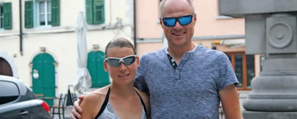 Vipavca Anja in Tomislav Klančnik - prva slovenska zakonca, ki sta 
pretekla slovensko planinsko pot.
