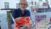 Vinko Möderndorfer s pesniškima zbirkama, ki oklepata njegov ogromni in razvejani opus: prvencem Rdeči ritual (1975), ki ga je kot 
gimnazijec sam tudi ilustriral in razmnožil na ciklostil, ter Čuvajem sna, letos izdanim pri Cankarjevi založbi.   