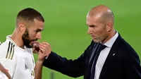Karim Benzema (levo) in Zinedine Zidane sta popeljala Real 
Madrid do 34. naslova španskega prvaka. Kako bo v novi sezoni?