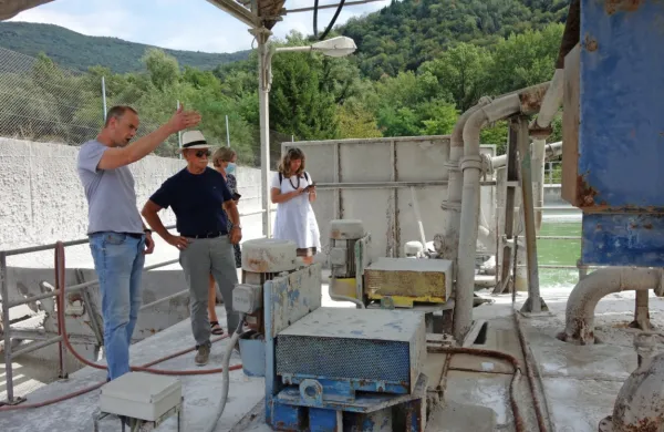 Pri  novogoriškem NIJZ  (slika je z obiska čistilne naprave Eternita v avgustu) bodo občini naložili več ukrepov za boljšo preskrbo z vodo 
iz  vodarne Močila.  