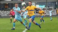 Tine Kavčič (levo v belo-modrem dresu) je bil med akterji zadnjih 
medsebojnih obračunov Gorice in Kopra v prvi in drugi ligi. 