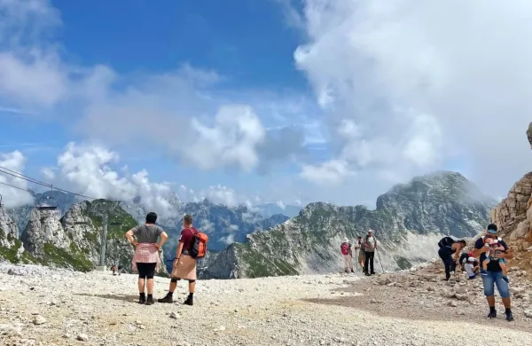 Na Kaninu so s poletno sezono zadovoljni, prepeljali so 21.000 
potnikov, večinoma Slovencev. 