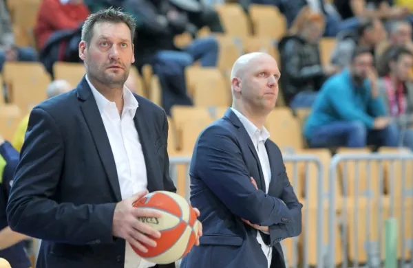 Očitno bosta Goran Jagodnik (levo) in trener Andrej Žakelj še 
sodelovala.