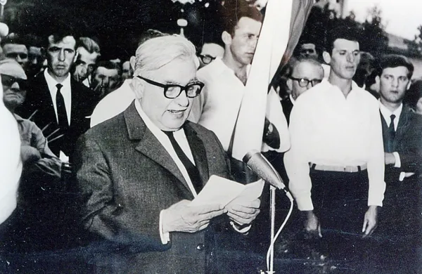  France Bevk je leta 1967 govoril na pogrebu pesnika Alojza Gradnika v Medani.
