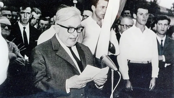  France Bevk je leta 1967 govoril na pogrebu pesnika Alojza Gradnika v Medani.