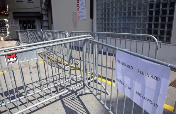 Koprski zdravstveni dom je v  starem jedru uredil točko za odvzem 
brisov   za otroke.