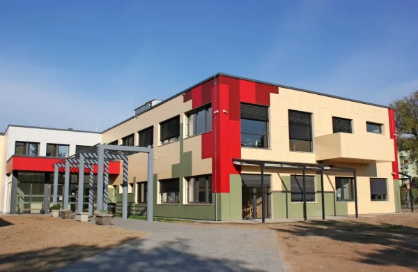 Oš Antona Globočnika je v prizidku pridobila 2700 kvadratnih 
metrov dodatnih uporabnih površin.