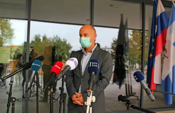 Prvi mož Pivke perutninarstvo Janez Rebec  ocenjuje, da so uspeli 
širjenje okužb zajeziti.