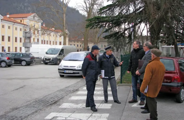 Občina Vipava je v medobčinsko upravo občin vstopila  z letom 
2013, zdaj pa bi izstopila iz nje. 
