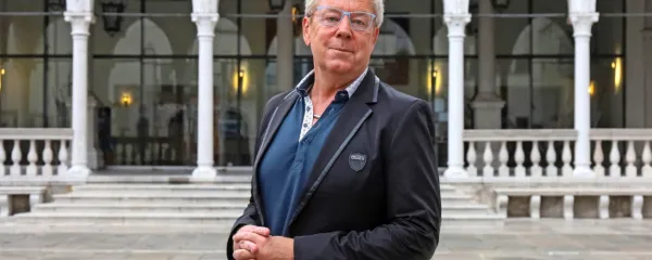 Dr. Borut Štrukelj: “Pri zdravilih nimamo velike možnosti hitrega 
razvoja. In zdravila, ki bi bila zelo specifična proti virusom,  je zelo 
težko narediti.”