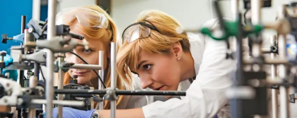 Je četrta? Je prva? Je naša?