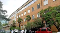 Ali bodo covid oddelek umestili v  staro bolnišnično stavbo in zato 
preselili ortopedskega ali pa ga bodo uredili v bolnišnični stolpnici,  bi moralo biti znano  sredi prihodnjega tedna. 