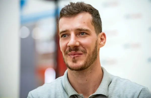 Goran Dragić: “Na ta trenutek sem čakal dolgo časa, 11 ali 12 let. 
Končno sem tu. Zasluga gre fantom, soigralcem, ki so z mano 
verjeli.”  