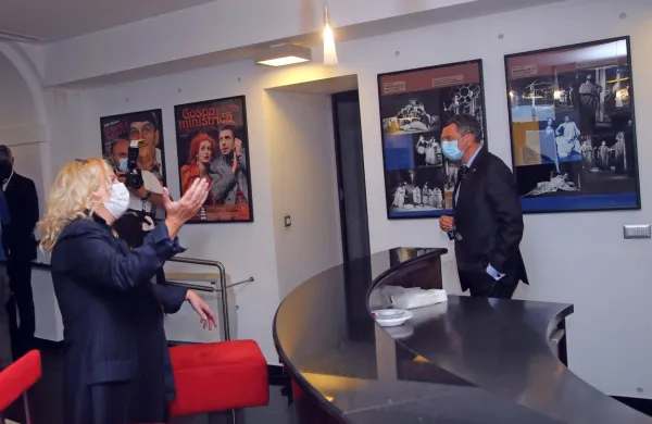 Borut Pahor obiskal koprsko stolnico in gledališče