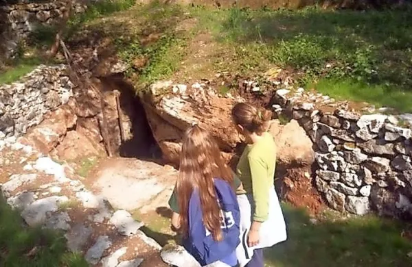 Prenovljen vhod v padriško K’ptanovo pečino