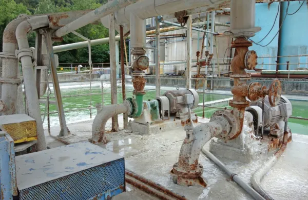 Je občina Kanal prikrivala, da sta črpalki pokvarjeni?