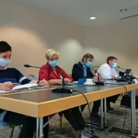 V Civilni iniciativi  Danes in Društvu Eko Anhovo trdijo, da so 
županja Kanala Tina Gerbec in odgovorni za vodarno že vsaj od 
maja 2019 vedeli,  da sta črpalki v glavnem črpališču v pretočnem 
rovu hidroelektrarne Plave pokvarjeni.