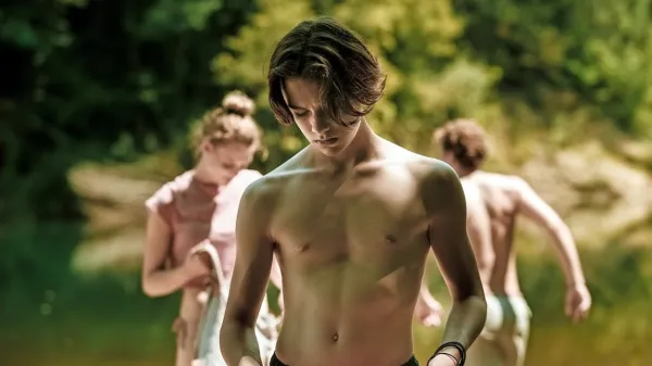V tekmovalnem programu je film tržaškega režiserja Martina 
Turka Ne pozabi dihati.  