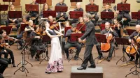  Violinistka Veronika Brecelj je navdušila  z Orkestrom Slovenske filharmonije pod vodstvom drigenta Philippa von Steinaeckerja.  