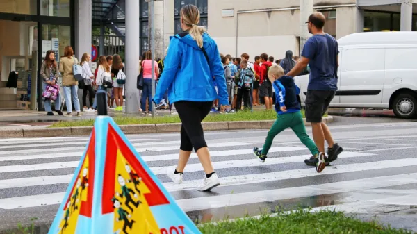   Prihodnji teden bodo v šole hodili le še  učenci od prvega do petega 
razreda.