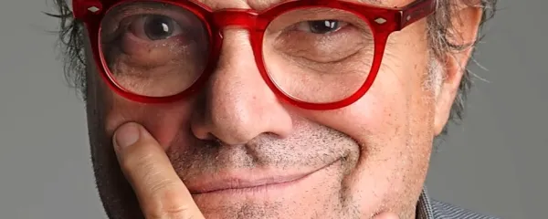 Čas je vedno pokazal, da je cenzura na napačni strani zgodovine, 
pravi italijanski fotograf Oliviero Toscani.