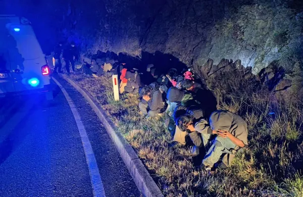 Pri Kubedu so policisti v noči na nedeljo prestregli 43 tujcev. 