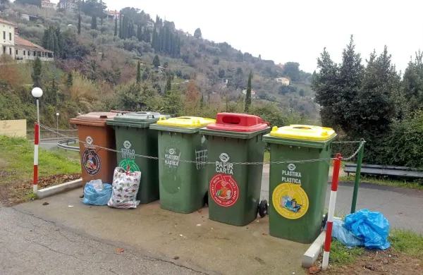 Okolje Piran uvaja drugačen urnik odvažanja odpadkov z ekoloških otokov. 