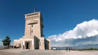 V Pomniku miru na Cerju bo sredi prihodnjega septembra zaživela 
stalna razstava, posvečena usodam Primork in Primorcev v 
prejšnjem stoletju. 