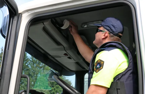 Policisti so preverjali tudi, ali vozniki tovornjakov med vožnjo 
dovolj počivajo.