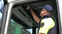 Policisti so preverjali tudi, ali vozniki tovornjakov med vožnjo 
dovolj počivajo.