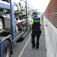 Med drugim so policisti preverjali, ali imajo tovornjaki ustrezno 
naložen tovor.