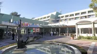 Tudi v  zdravilišču Talaso Strunjan (Terme Krka)  so imeli za 
jesenske  počitnice veliko rezervacij, a zaradi vladnih ukrepov  so 
zdaj tam lahko le  gostje na zdraviliškem zdravljenju.  