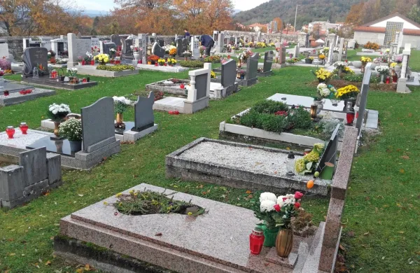 Rodiško pokopališče za zdaj še upravljajo krajani sami, o  morebitni predaji občinskemu   režijskemu 
obratu se bodo še odločali. 