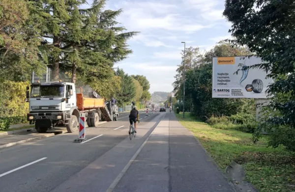 Delna zapora ceste mimo avtokampa Jadranka 