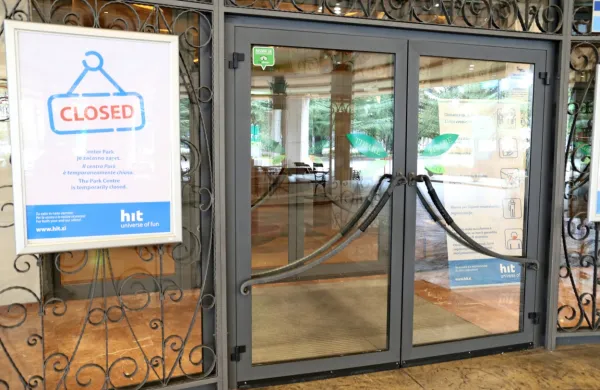 Velika večina zaposlenih v turističnih podjetij, tudi v Hitu,  je ali še 
bo na čakanju na delo doma.   