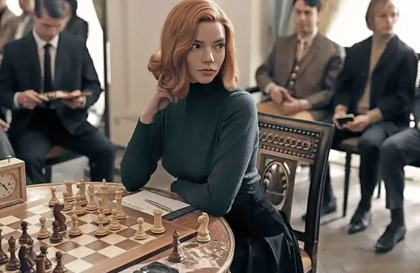 Anya Taylor-Joy blesti kot genialna in zelo elegantna igralka 
šaha.