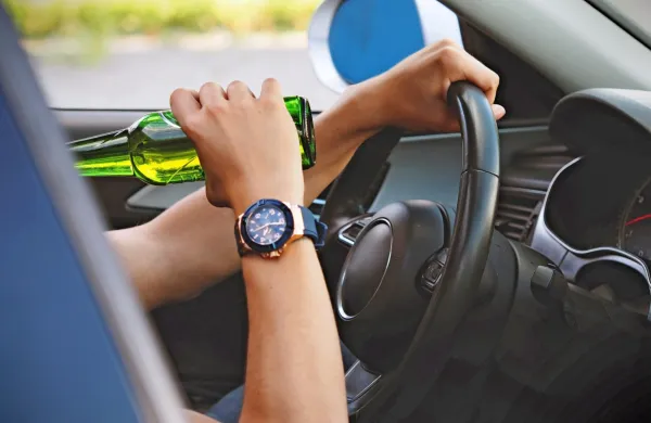 Vožnja pod vplivom alkohola pomeni neodgovorno izpostavljanje 
sebe in drugih tveganjem za najhujše posledice.