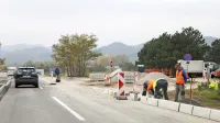 Ob prenovi Goriške ceste bodo zgradili tudi  pločnik od krožišča pri 
gasilskem domu do Vile Ane oziroma nakupovalnega središča. 