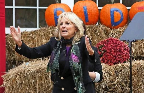 Jill Biden bo prva prva dama, ki namerava delati tudi zunaj Bele 
hiše. 