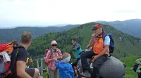 Jože Dakskobler na sedem ton težki kupoli opazovalnice na 
Lajnarju, ki so jo Italijani  z vlečnim traktorjem in tirnicami spravili  
več kot tisoč metrov visoko. 