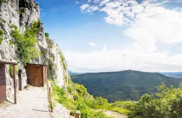 Med drugim naj bi v prihodnje uredili tudi krožno pot, ki bo peljala 
mimo zgodovinskih zanimivosti in naravnih lepot Sabotina.