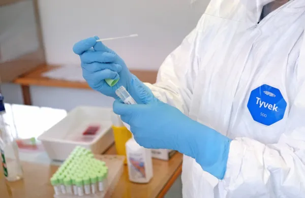 Stroka je enotna v oceni, da so klasični PCR testi veliko zanesljivejši od hitrih. 