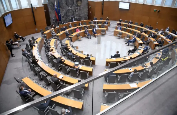 O proračunih  za leti 2021 in 2022 bodo poslanci glasovali danes.