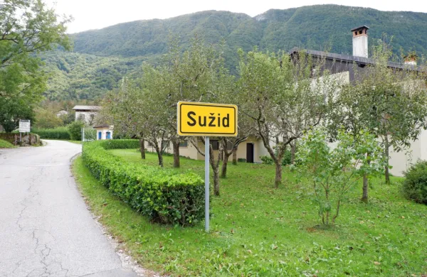 V Sužidu vodo preventivno prekuhavajo zaradi testiranja delovanja UV-žarnice. 