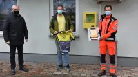 Defibrilatorje bi jim skoraj speljal goljuf