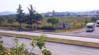 Koprski občinski svetniki so  večinsko glasovali  za razveljavitev 
prostorskega načrta, ki je do zdaj prepovedoval gradnjo  na 
zemljišču med sodiščem in nakupovalnim središčem. 