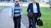 Nekdanji predsednik Cimosove uprave Franc Krašovec in  odvetnik 
Franc Rojko (desno), ki ga je zagovarjal na sojenju v Kopru 