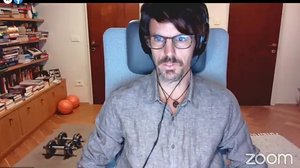 Boštjan Videmšek na zoom podelitvi iz svojega doma