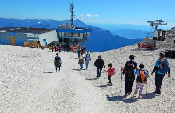 Poletje na Kaninu je bilo uspešno, zaradi  epidemije zimo pričakujejo v negotovosti. 
